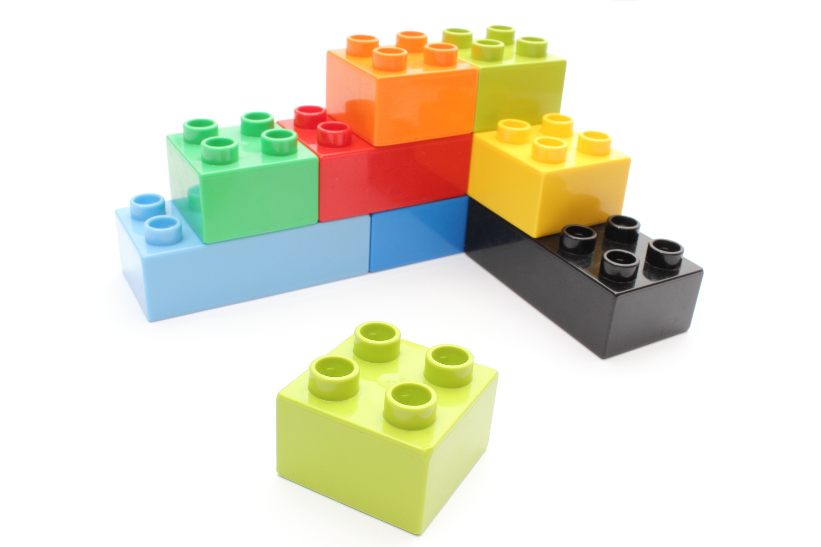 Assembling lego blocks