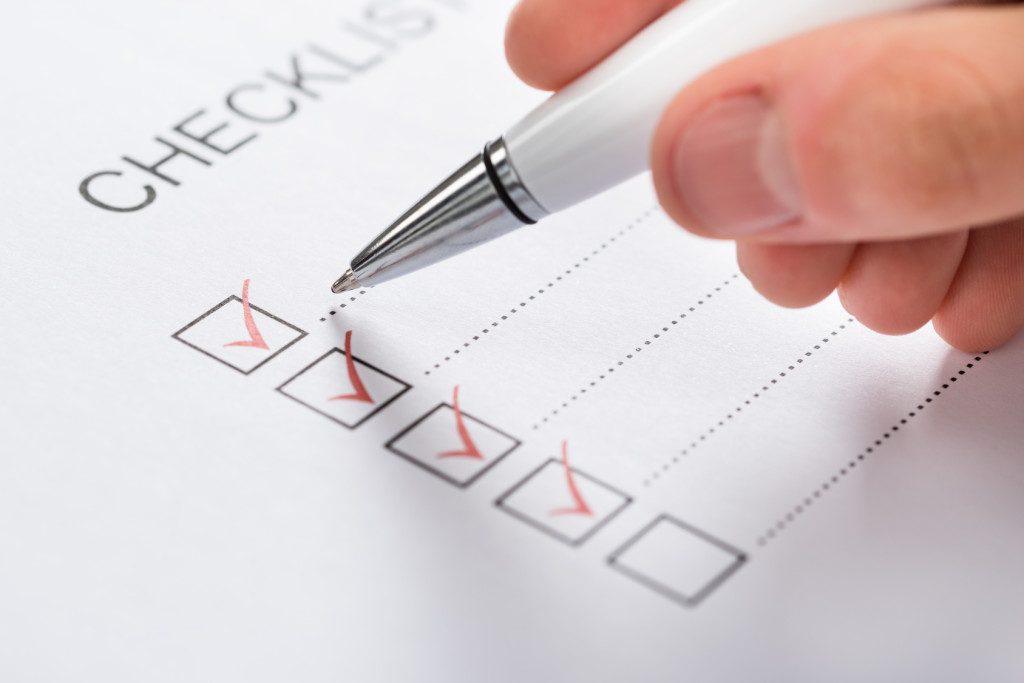 A list of checkboxes being checked, analogy to validation