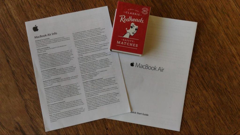 Leaflets inside the MacBook Air box